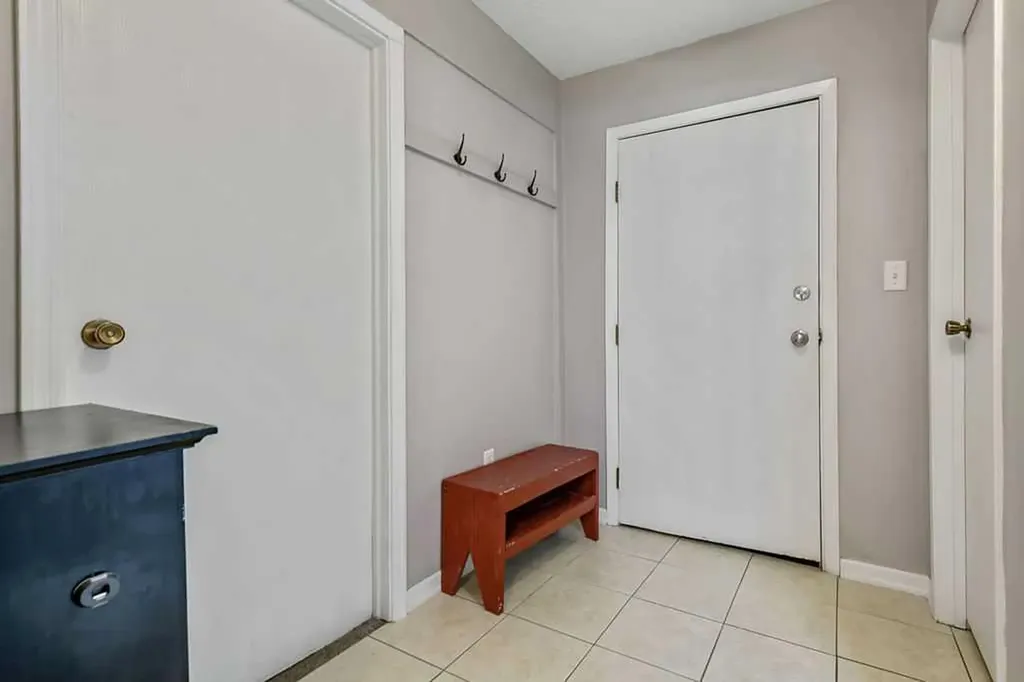 618 2 Avenue NW Calgary AB T2N 0E1