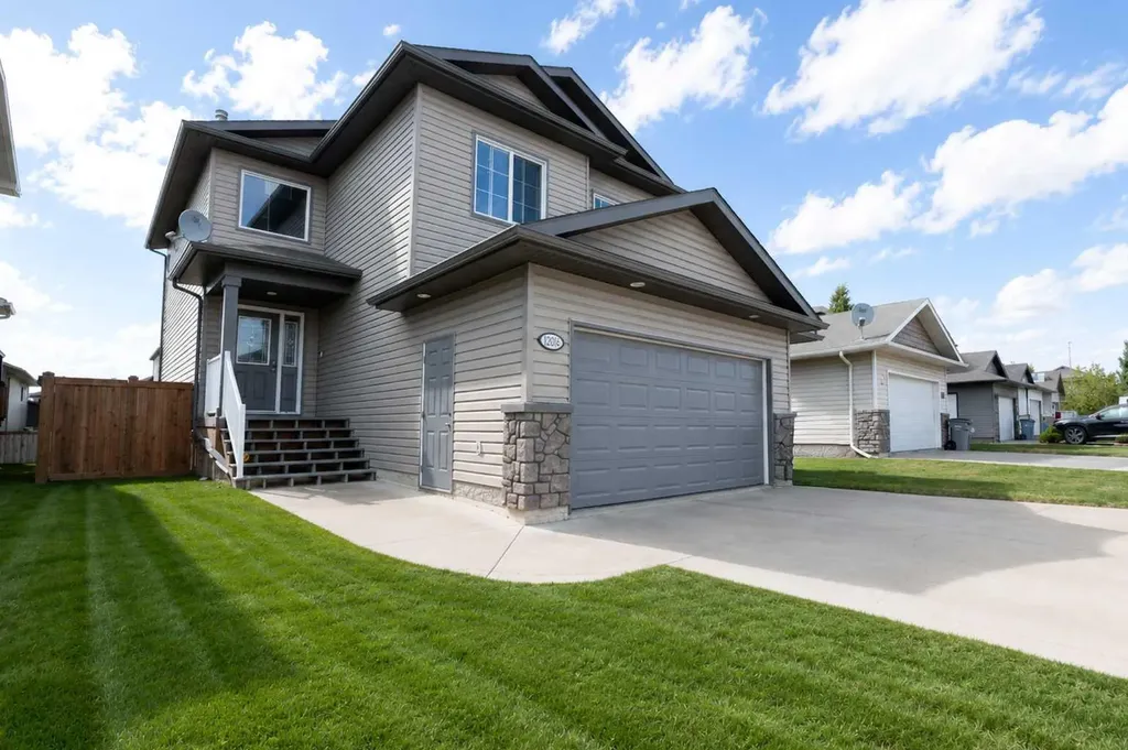 12206 103a Street Grande Prairie AB T8V 2L6
