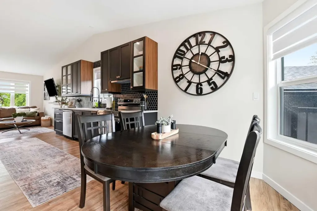 5212 55 Avenue Eckville AB T0M 0X0