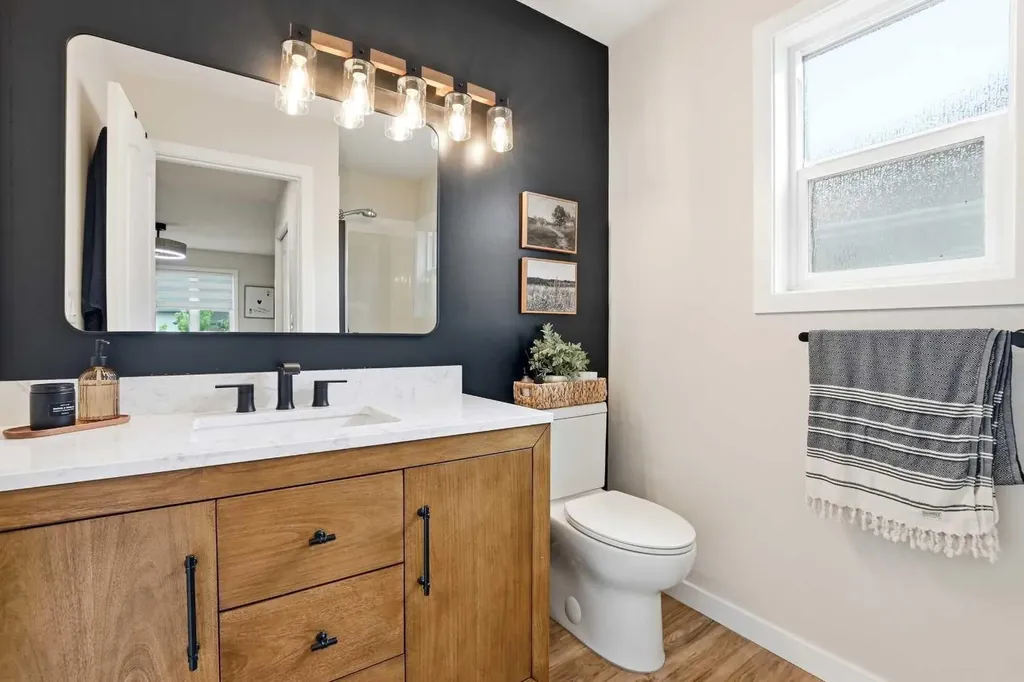 5212 55 Avenue Eckville AB T0M 0X0