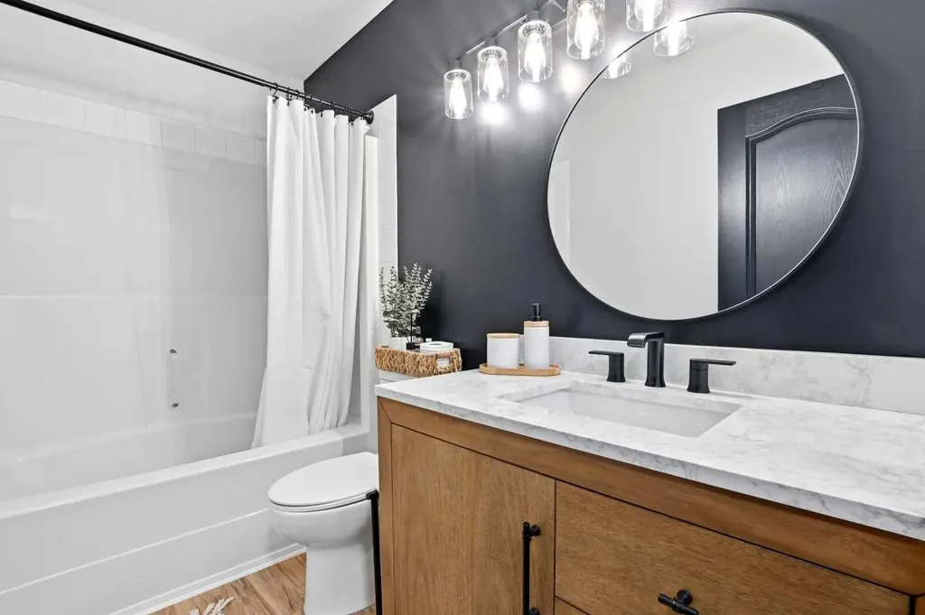 5212 55 Avenue Eckville AB T0M 0X0