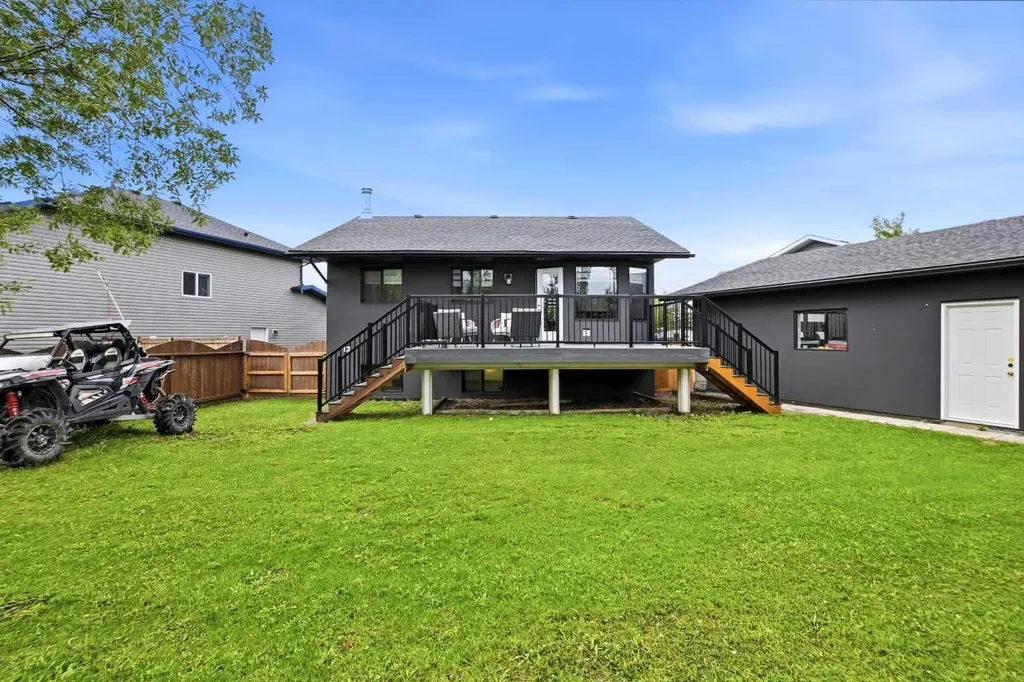 5212 55 Avenue Eckville AB T0M 0X0