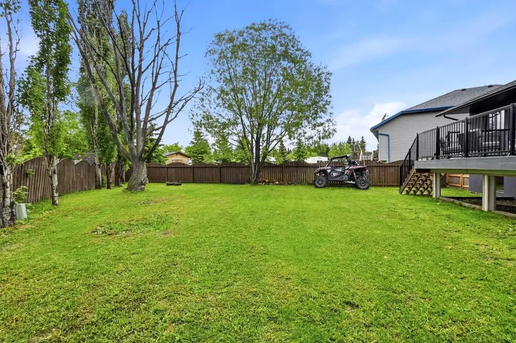 5212 55 Avenue Eckville AB T0M 0X0