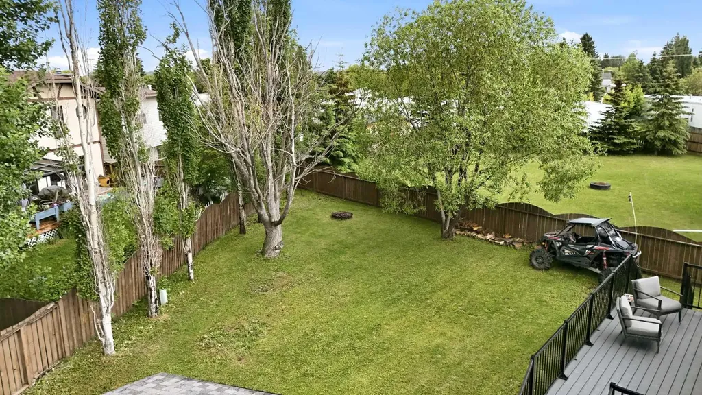 5212 55 Avenue Eckville AB T0M 0X0