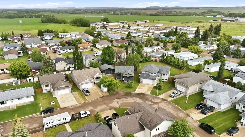 5212 55 Avenue Eckville AB T0M 0X0