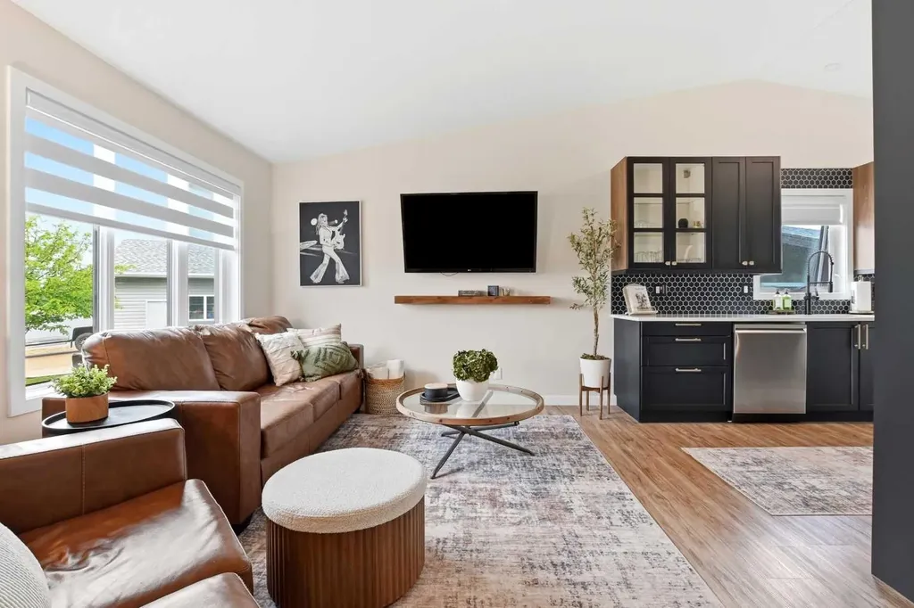5212 55 Avenue Eckville AB T0M 0X0