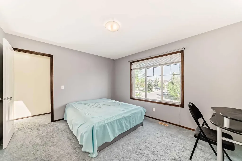 55 Eversyde Gardens SW Calgary AB T2Y 5E2