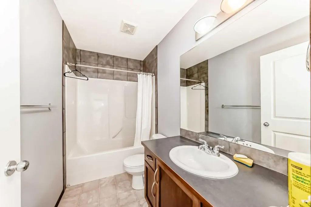 55 Eversyde Gardens SW Calgary AB T2Y 5E2