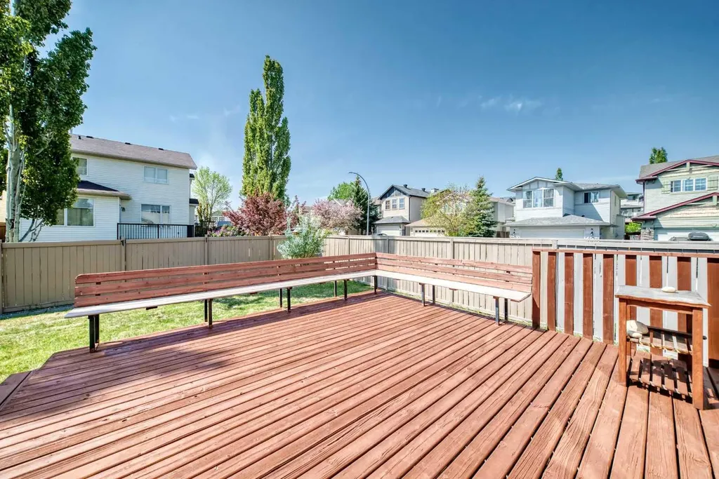 55 Eversyde Gardens SW Calgary AB T2Y 5E2