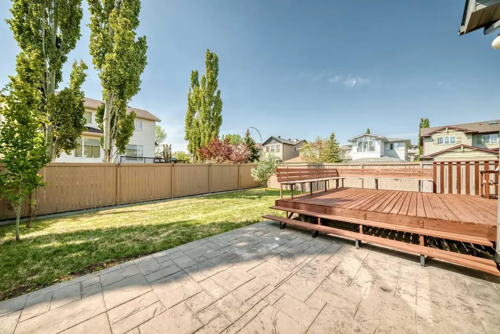 55 Eversyde Gardens SW Calgary AB T2Y 5E2