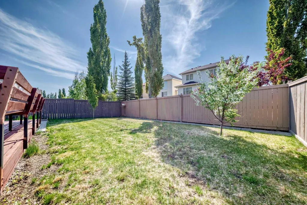 55 Eversyde Gardens SW Calgary AB T2Y 5E2