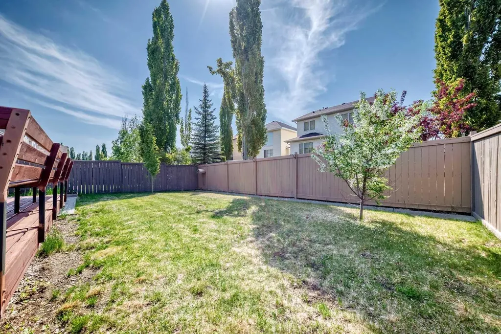 55 Eversyde Gardens SW Calgary AB T2Y 5E2
