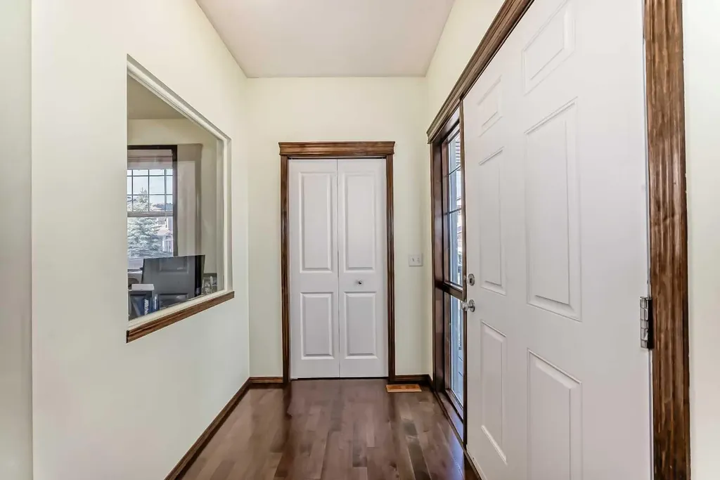 55 Eversyde Gardens SW Calgary AB T2Y 5E2