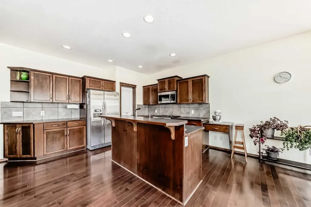 55 Eversyde Gardens SW Calgary AB T2Y 5E2