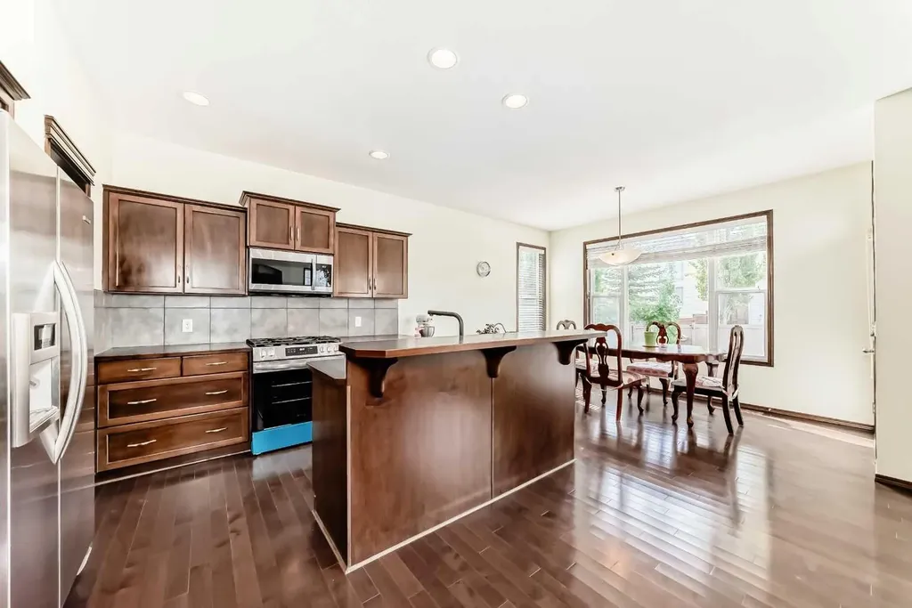 55 Eversyde Gardens SW Calgary AB T2Y 5E2