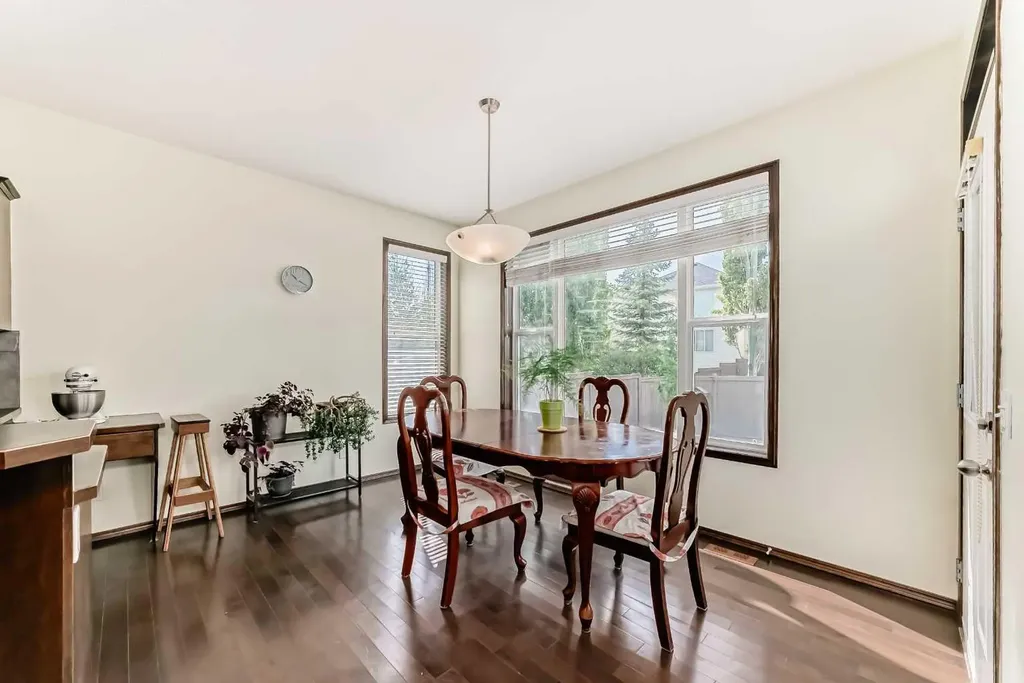 55 Eversyde Gardens SW Calgary AB T2Y 5E2