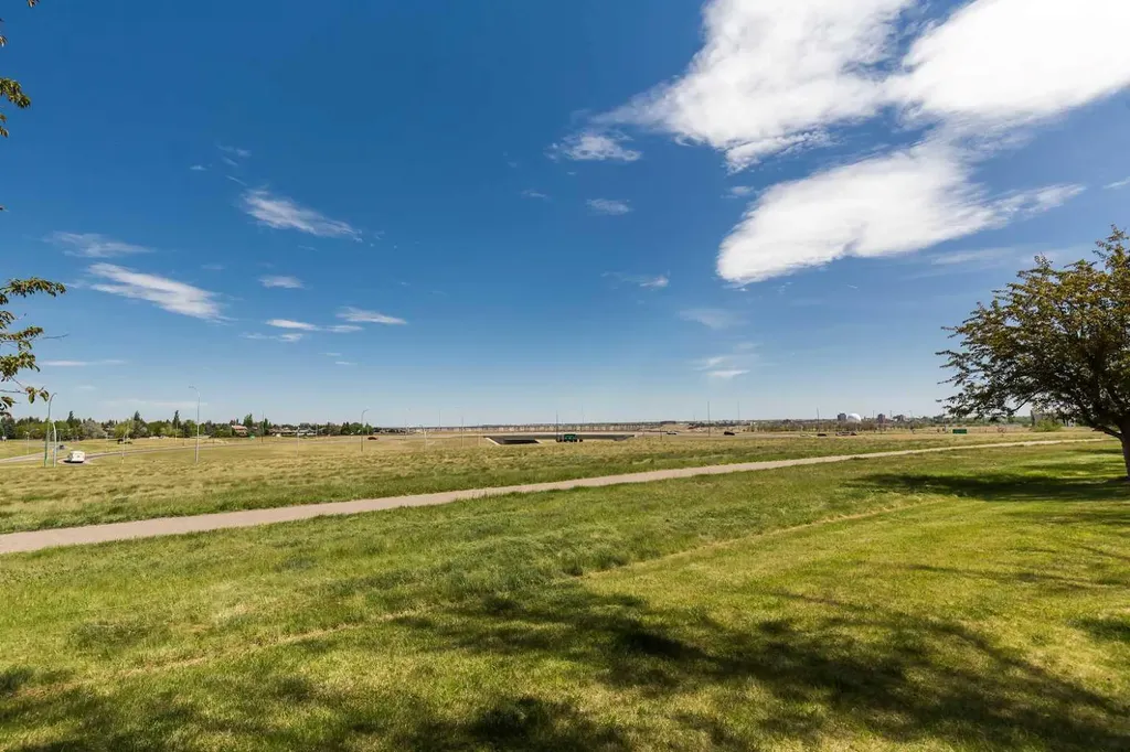 115 Lafayette Boulevard W Lethbridge AB T1K 4B9