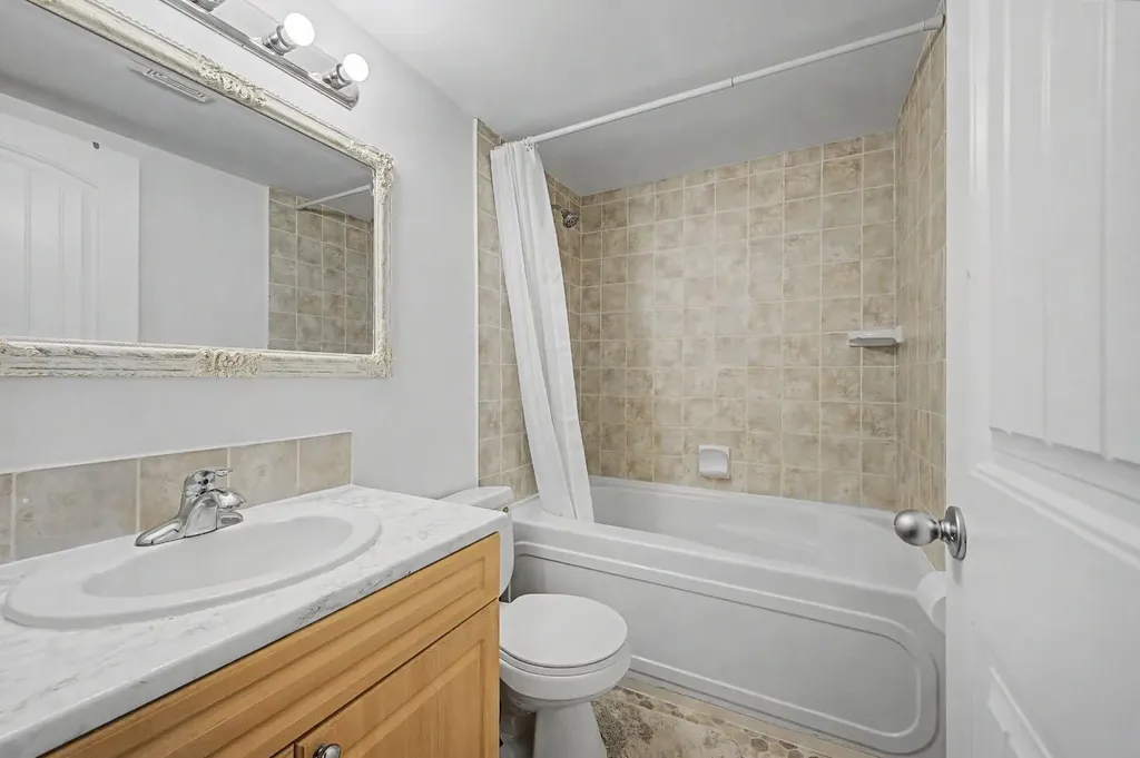 2130 17 Street SW Calgary AB T2T4M4