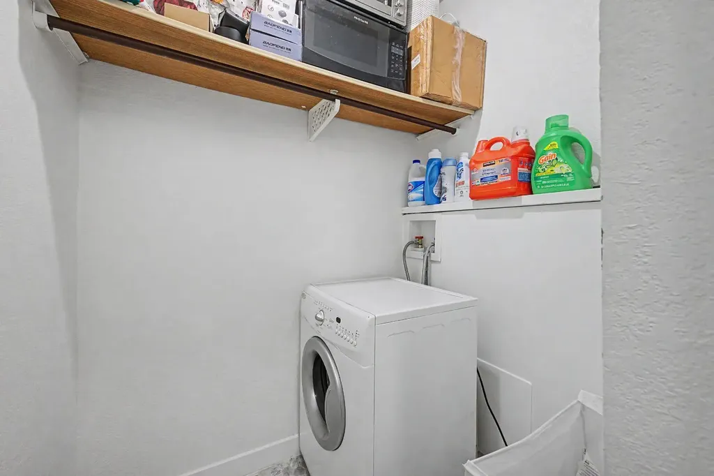 2130 17 Street SW Calgary AB T2T4M4