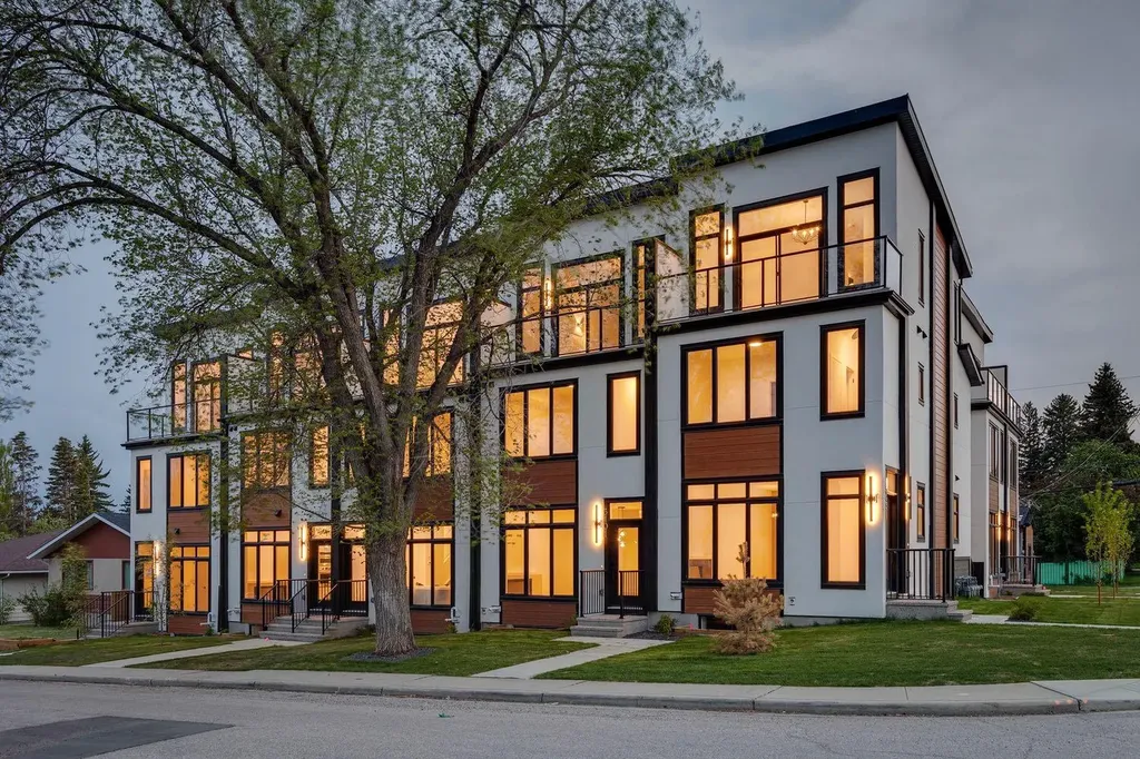 3103 42 Street SW Calgary AB T3E 3M4