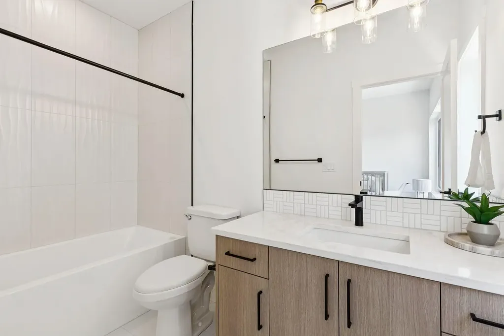 3103 42 Street SW Calgary AB T3E 3M4