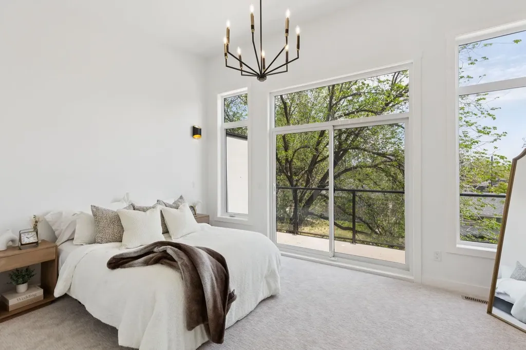 3103 42 Street SW Calgary AB T3E 3M4