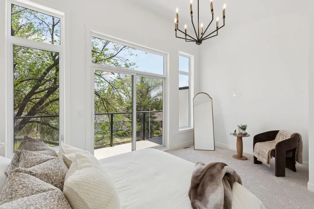 3103 42 Street SW Calgary AB T3E 3M4