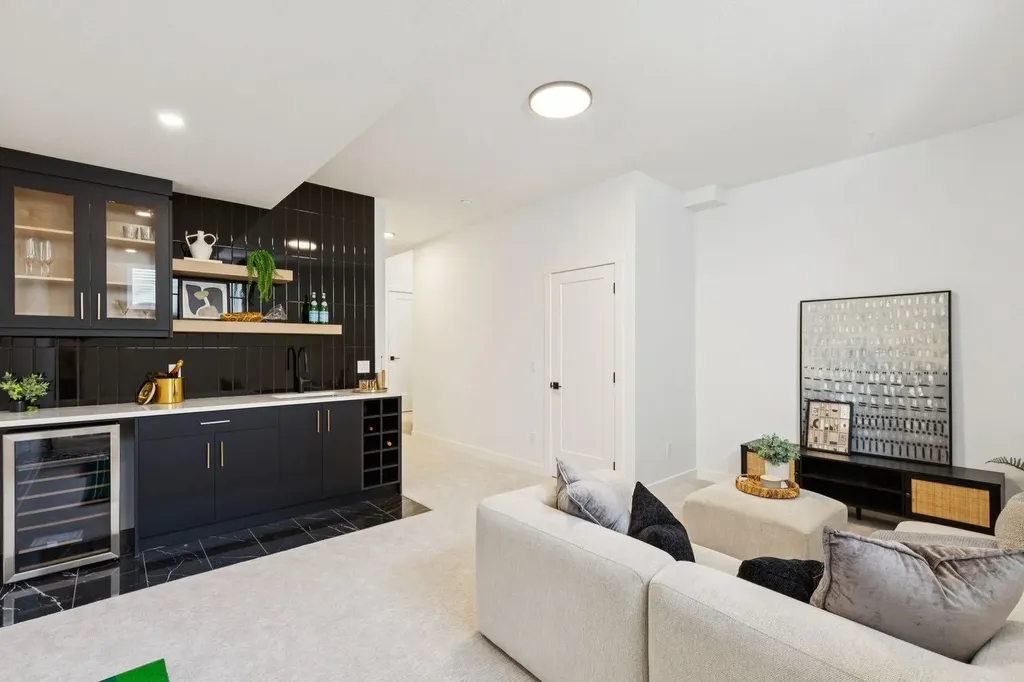 3103 42 Street SW Calgary AB T3E 3M4