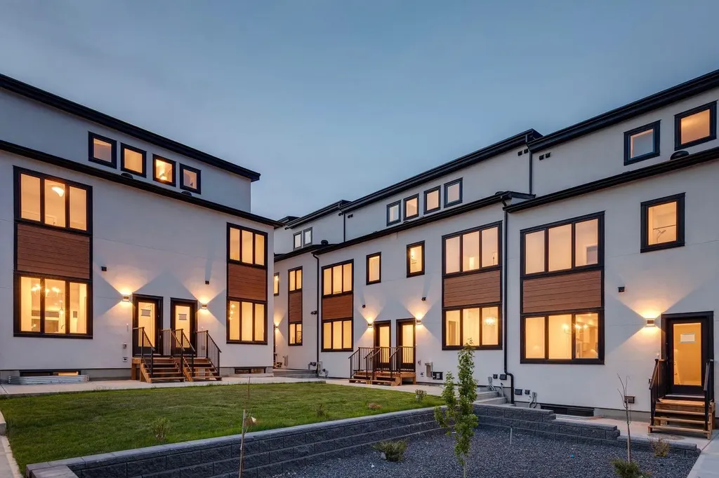 3103 42 Street SW Calgary AB T3E 3M4