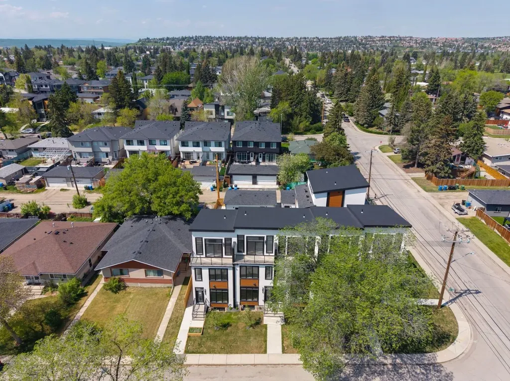 3103 42 Street SW Calgary AB T3E 3M4
