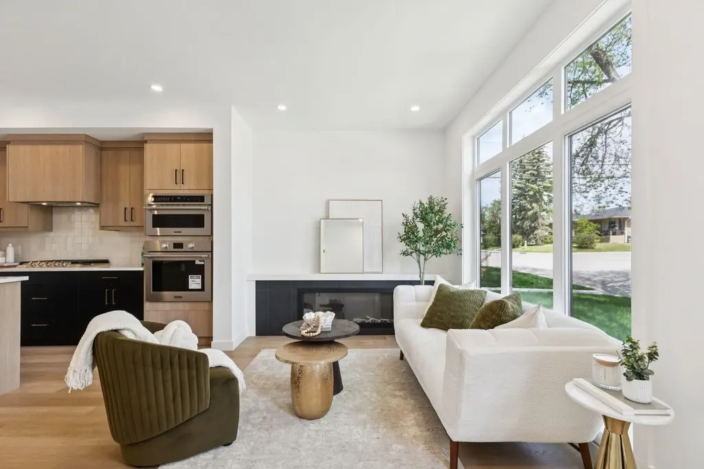 3103 42 Street SW Calgary AB T3E 3M4