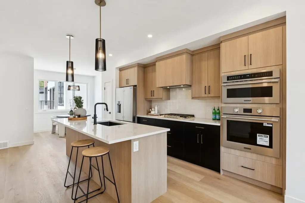 3103 42 Street SW Calgary AB T3E 3M4
