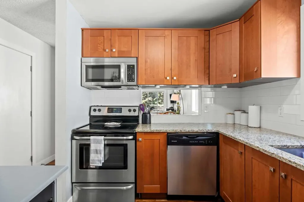1720 13 Street SW Calgary AB T2T 3P4