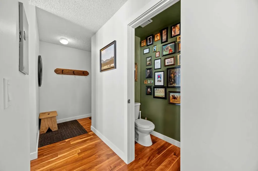 1720 13 Street SW Calgary AB T2T 3P4