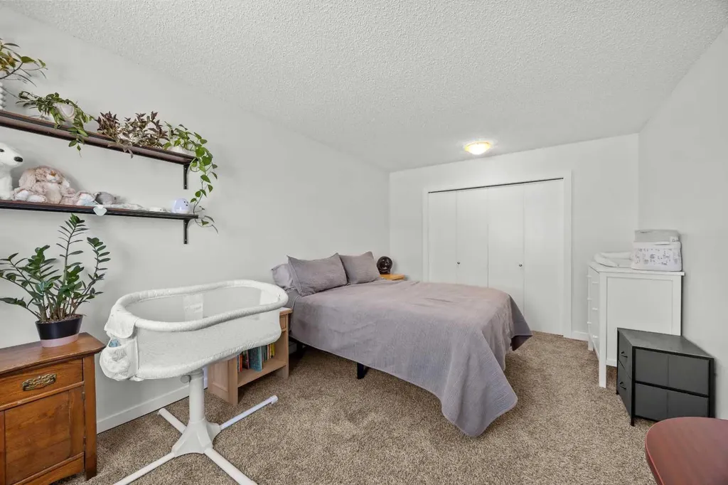 1720 13 Street SW Calgary AB T2T 3P4