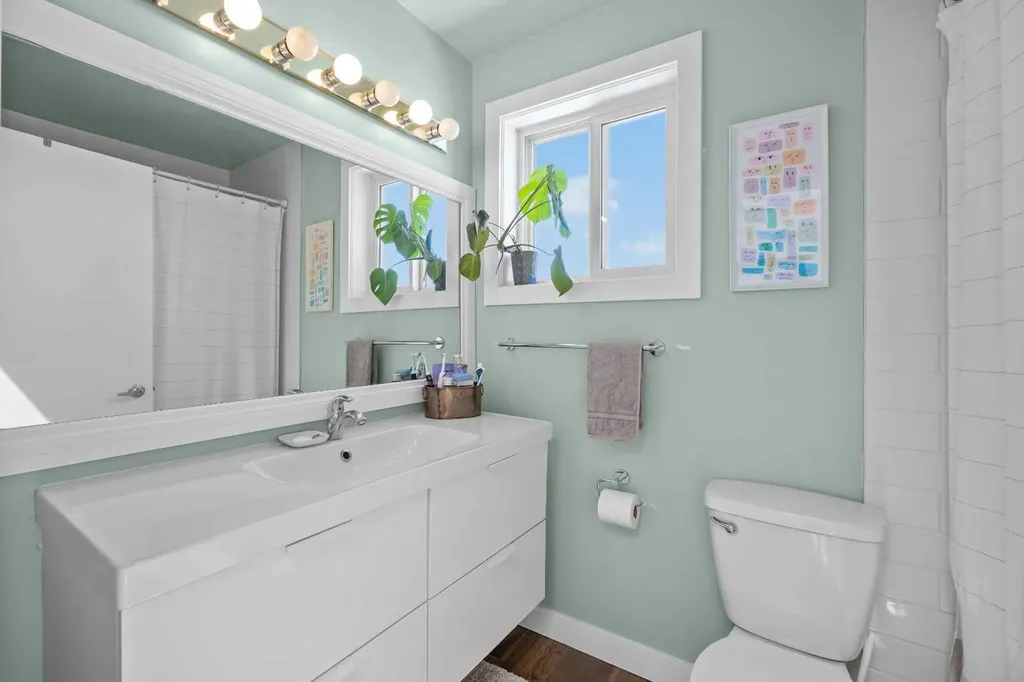 1720 13 Street SW Calgary AB T2T 3P4