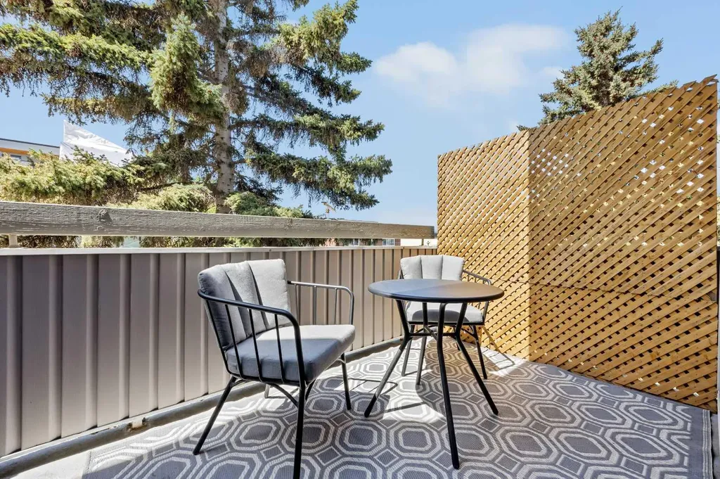 1720 13 Street SW Calgary AB T2T 3P4
