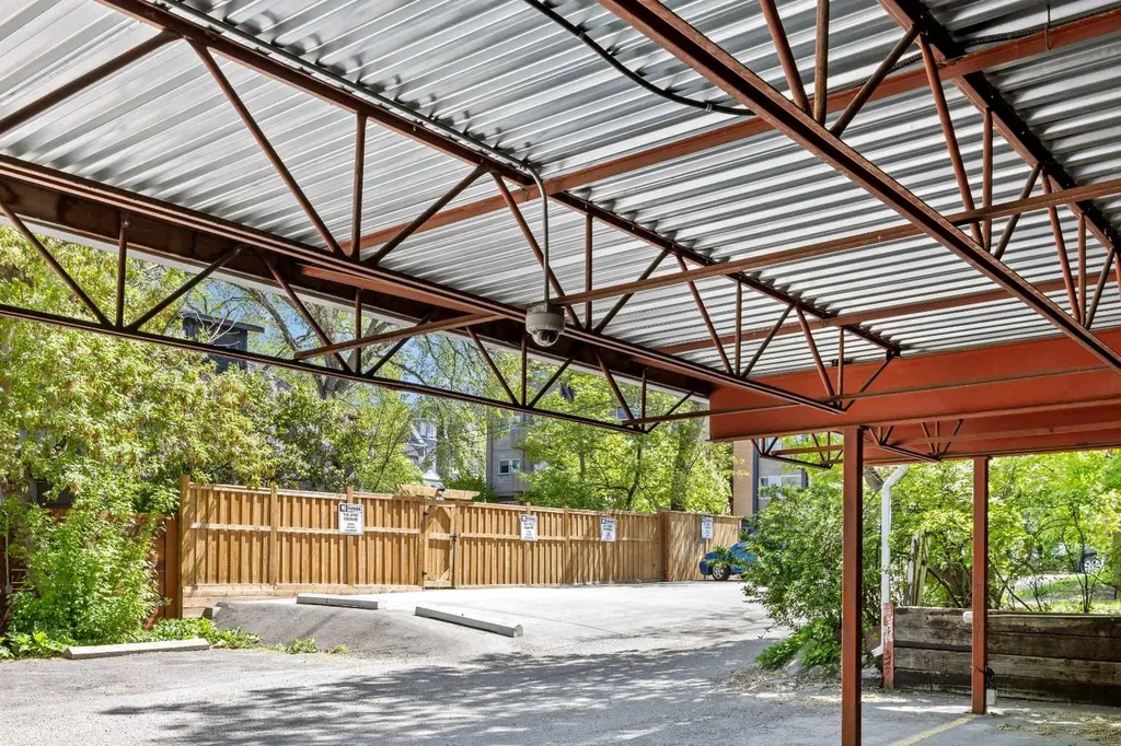 1720 13 Street SW Calgary AB T2T 3P4