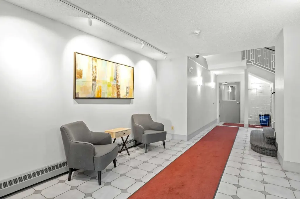 1720 13 Street SW Calgary AB T2T 3P4