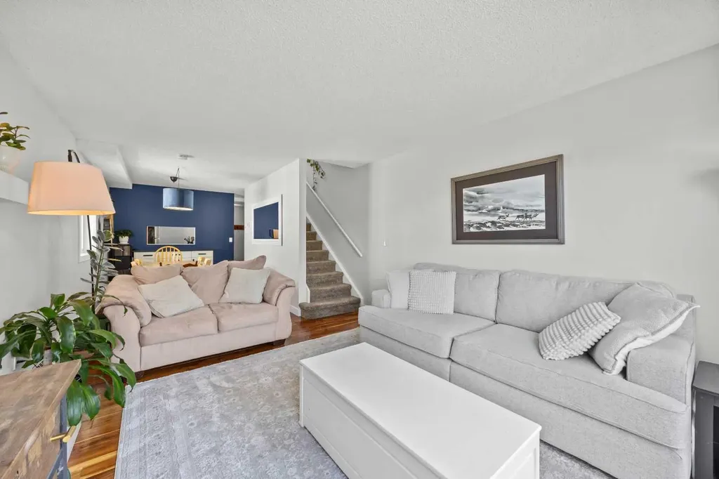 1720 13 Street SW Calgary AB T2T 3P4