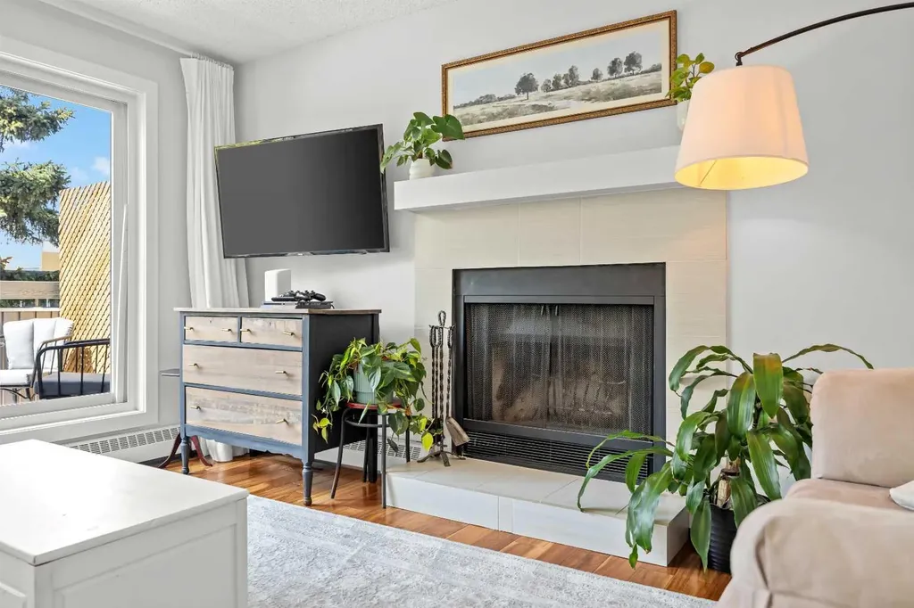 1720 13 Street SW Calgary AB T2T 3P4
