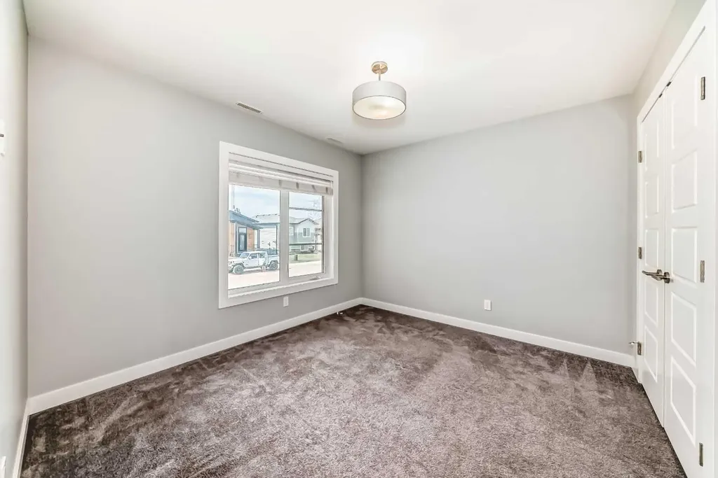 739 Cypress Lane Springbrook AB T4S 0N9