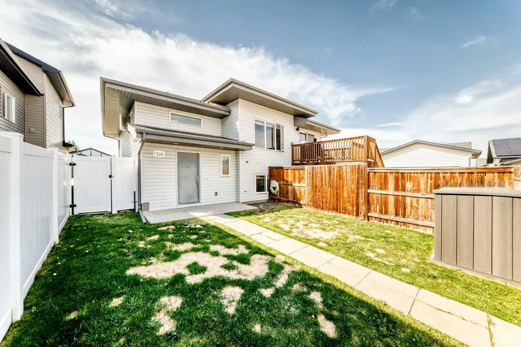 739 Cypress Lane Springbrook AB T4S 0N9