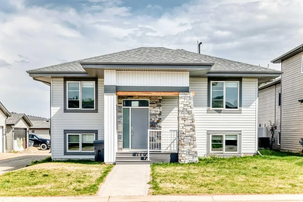 739 Cypress Lane Springbrook AB T4S 0N9