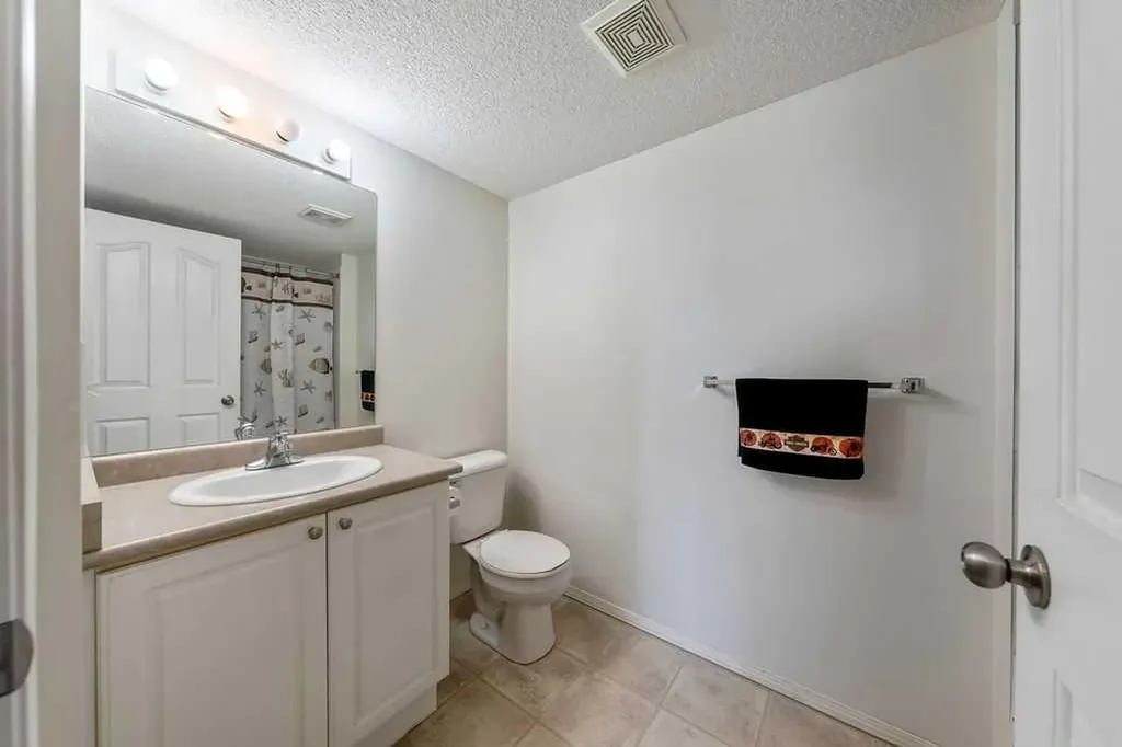 428 Chaparral Ravine View SE Calgary AB T2X 0A5
