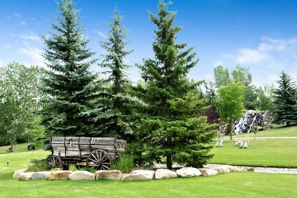 428 Chaparral Ravine View SE Calgary AB T2X 0A5