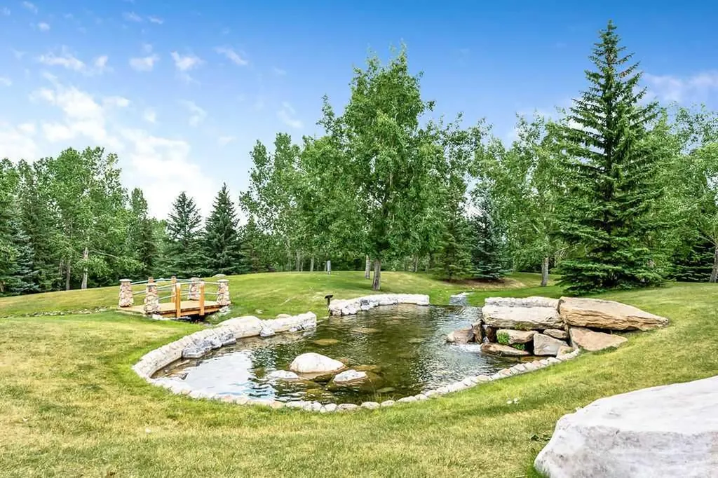 428 Chaparral Ravine View SE Calgary AB T2X 0A5