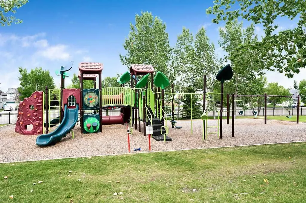 428 Chaparral Ravine View SE Calgary AB T2X 0A5