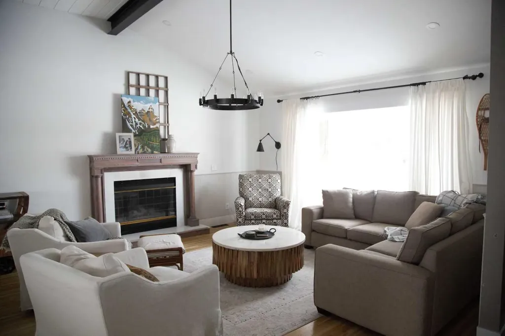 64 Hartford Road NW Calgary AB T2K2A5