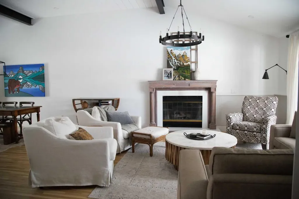 64 Hartford Road NW Calgary AB T2K2A5